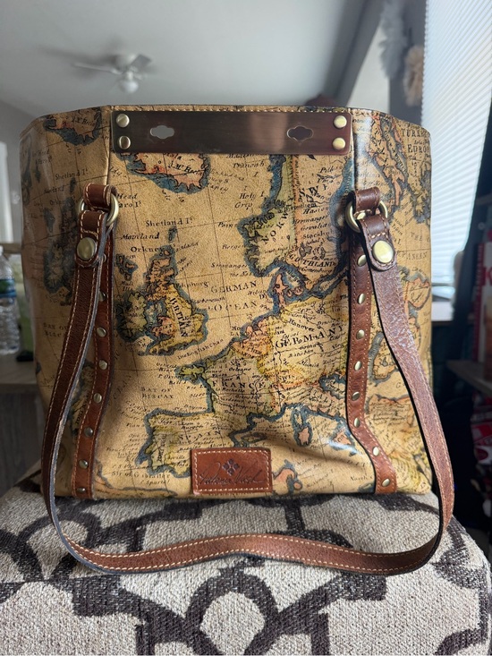 Patricia Nash Handbags - Patricia Nash European Map Collection Tote